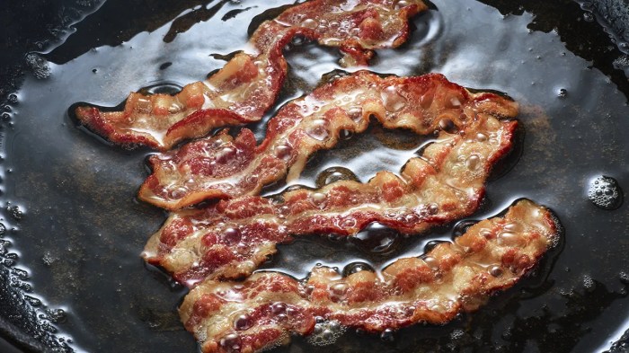 How to cook restaurant style bacon – Master the art of making crispy and flavorful bacon at home